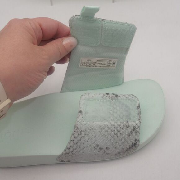 NEW Vionic Keira Women's 5 Orthotic Slide Sandals Green Snake Print Adjustable - Picture 7 of 10